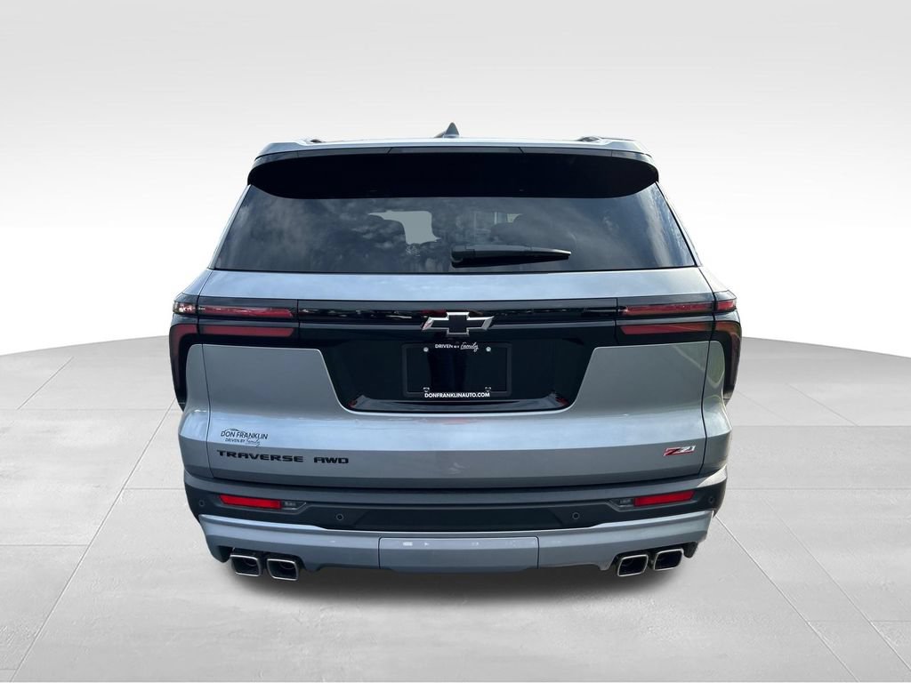 Used 2025 Chevrolet Traverse Z71 w/ LPO, Floor Liner Package AWD/4WD image 4
