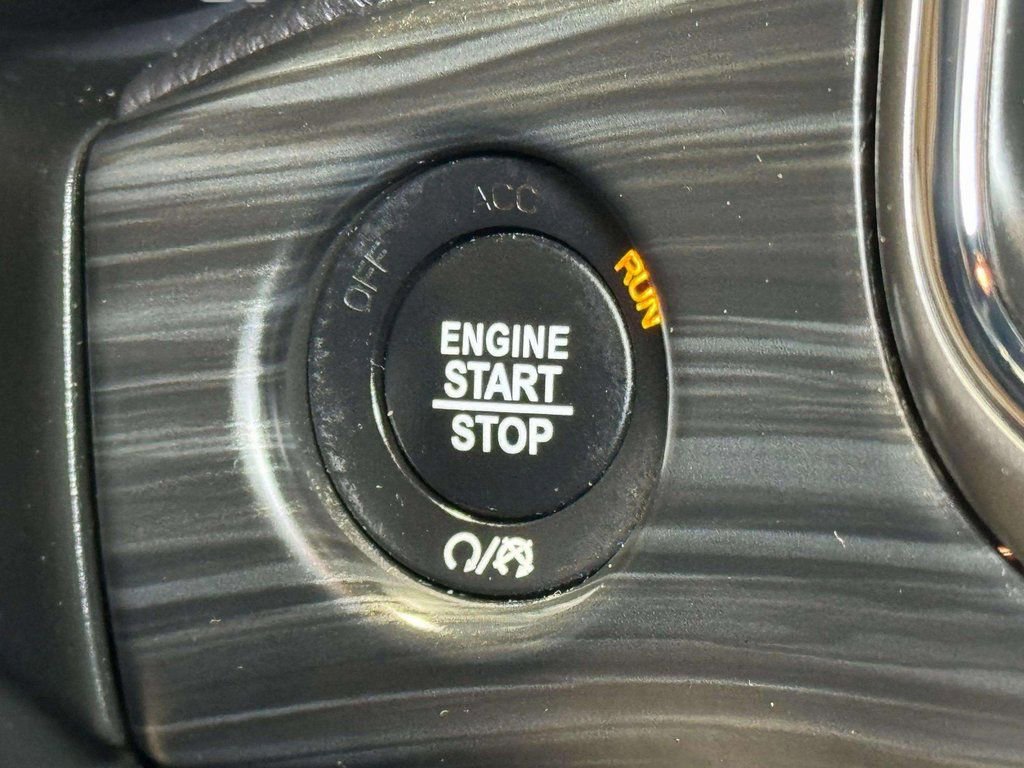 Used 2020 Jeep Grand Cherokee Laredo image 11