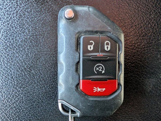 Used 2021 Jeep Gladiator Sport image 26