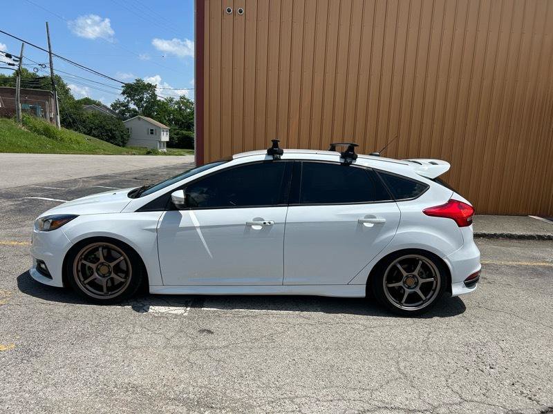 Used 2017 Ford Focus ST FWD image 7
