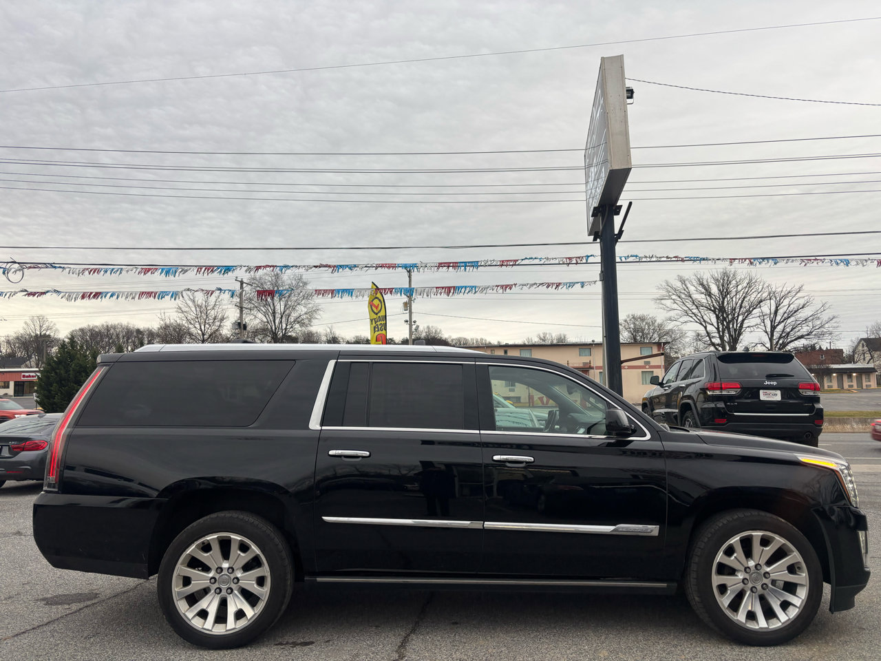 Used 2015 Cadillac Escalade ESV Premium image 4
