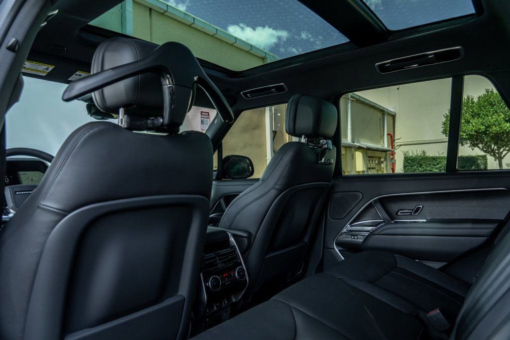 Used 2026 Land Rover Range Rover SE image 20