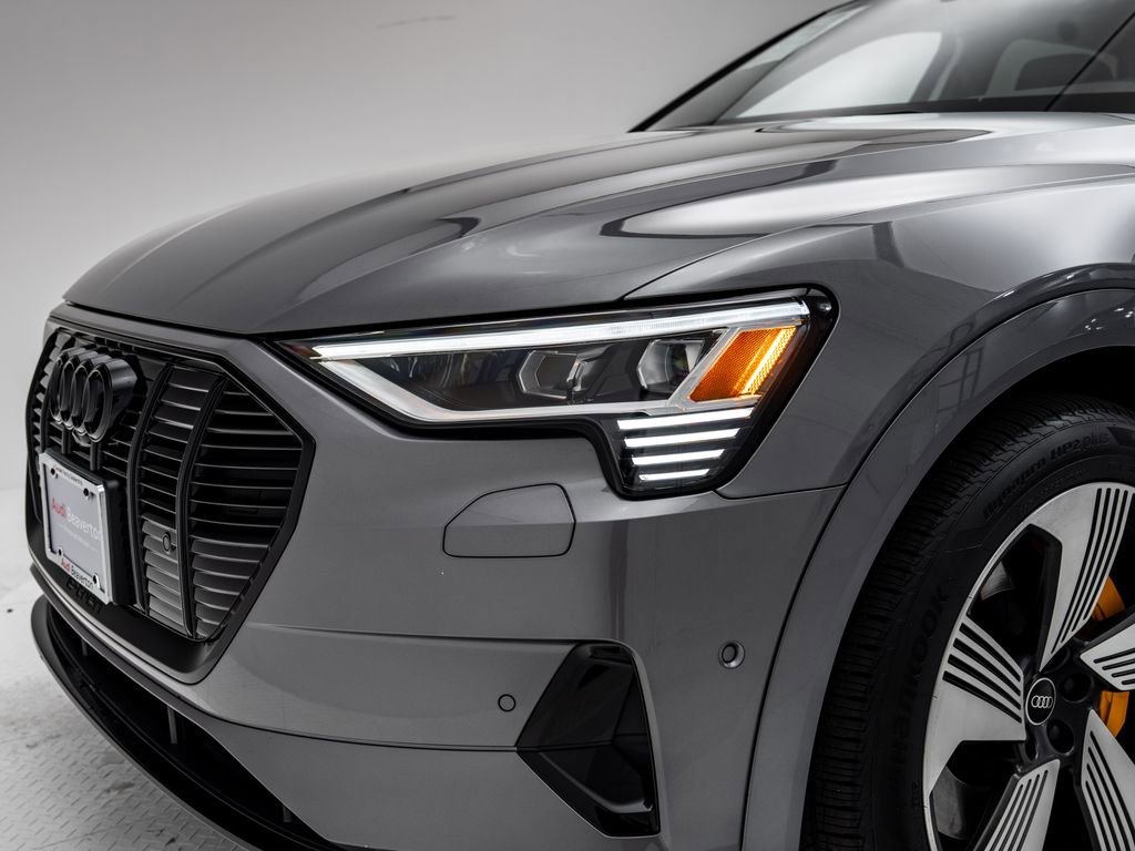 Used 2023 Audi e-tron Premium Plus w/ Premium Plus Package AWD/4WD image 39
