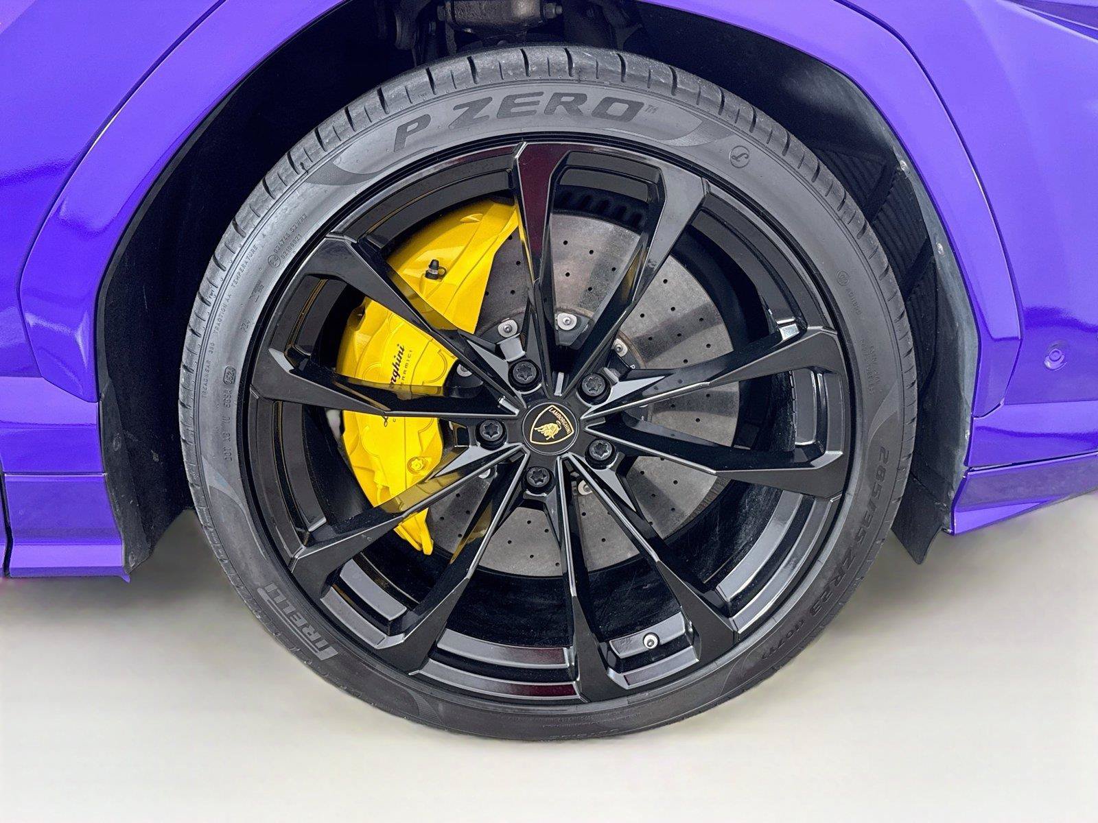 Used 2020 Lamborghini Urus AWD/4WD image 36