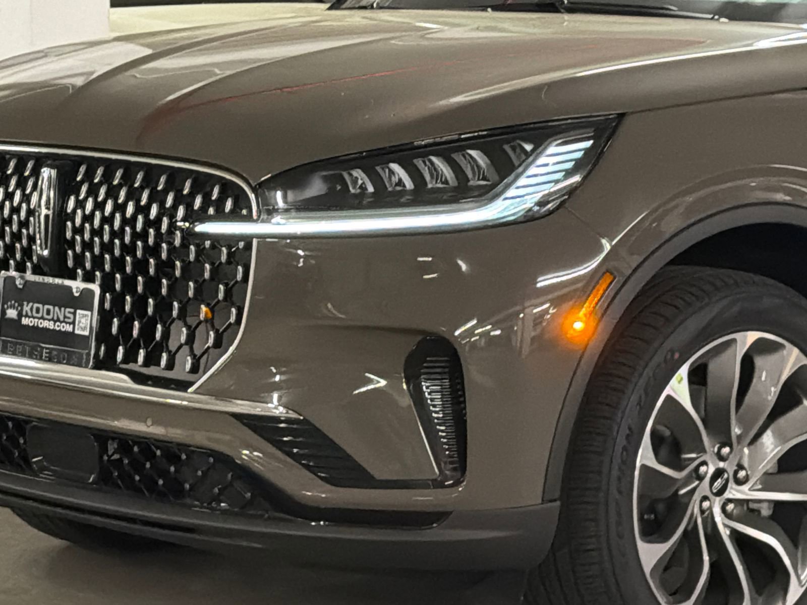 New 2026 Lincoln Aviator Reserve AWD/4WD image 2