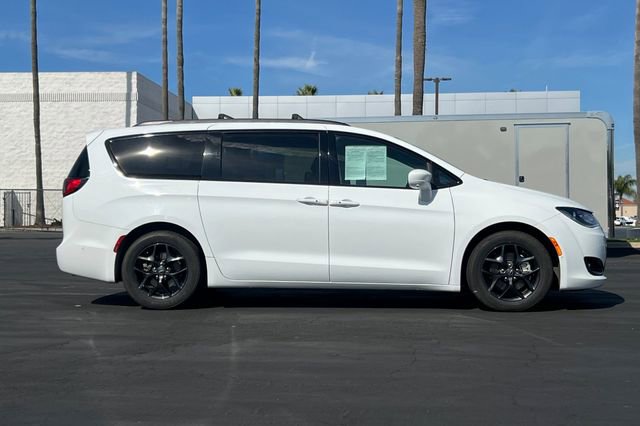 Used 2019 Chrysler Pacifica Touring-L w/ Advanced Safetytec Group image 3