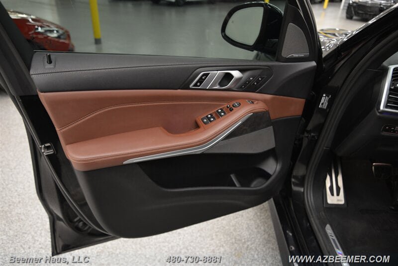 Used 2021 BMW X5 M50i w/ Executive Package image 39