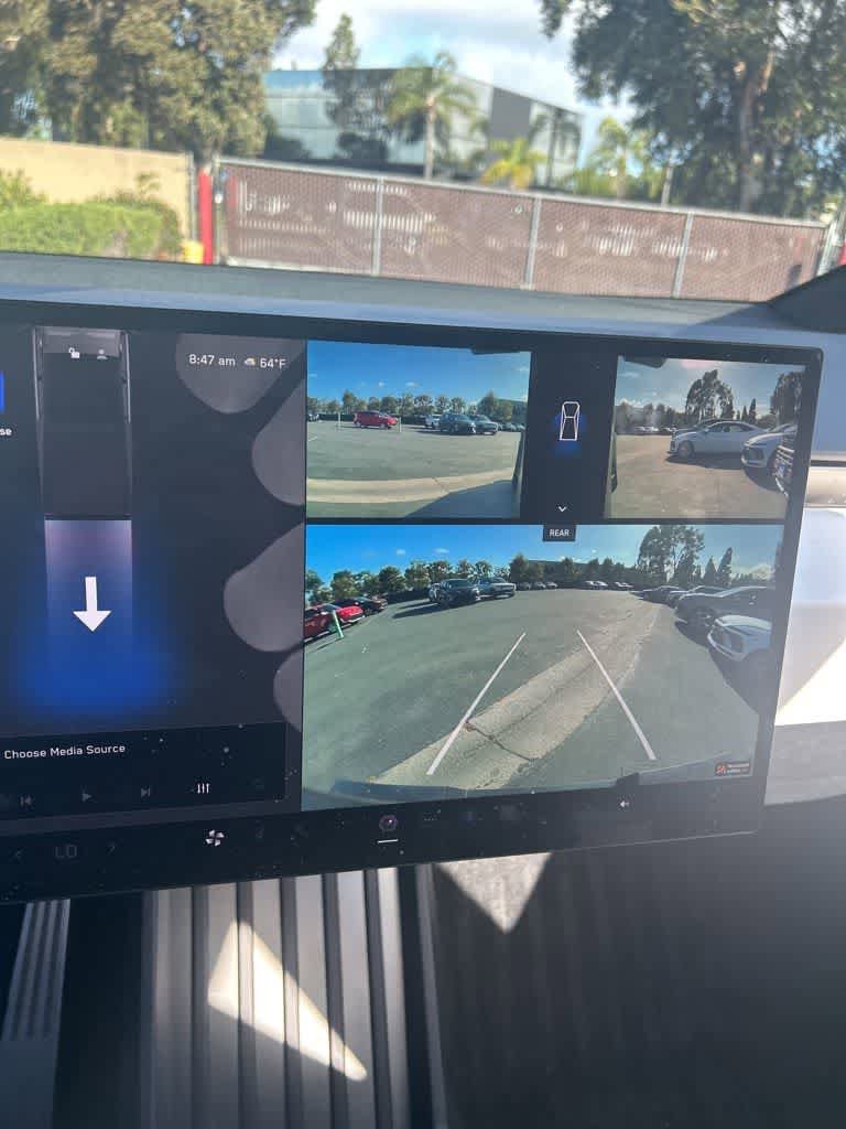 Used 2024 Tesla Cybertruck AWD Crew Cab image 11