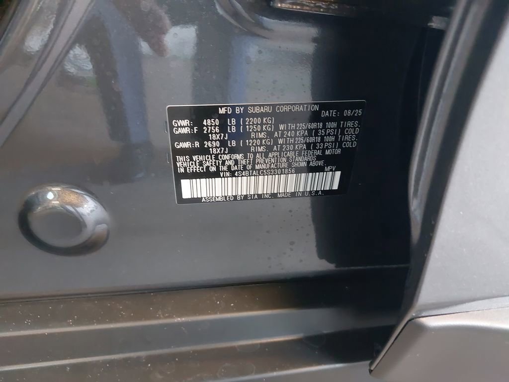 Certified 2025 Subaru Outback Onyx Edition AWD/4WD image 32