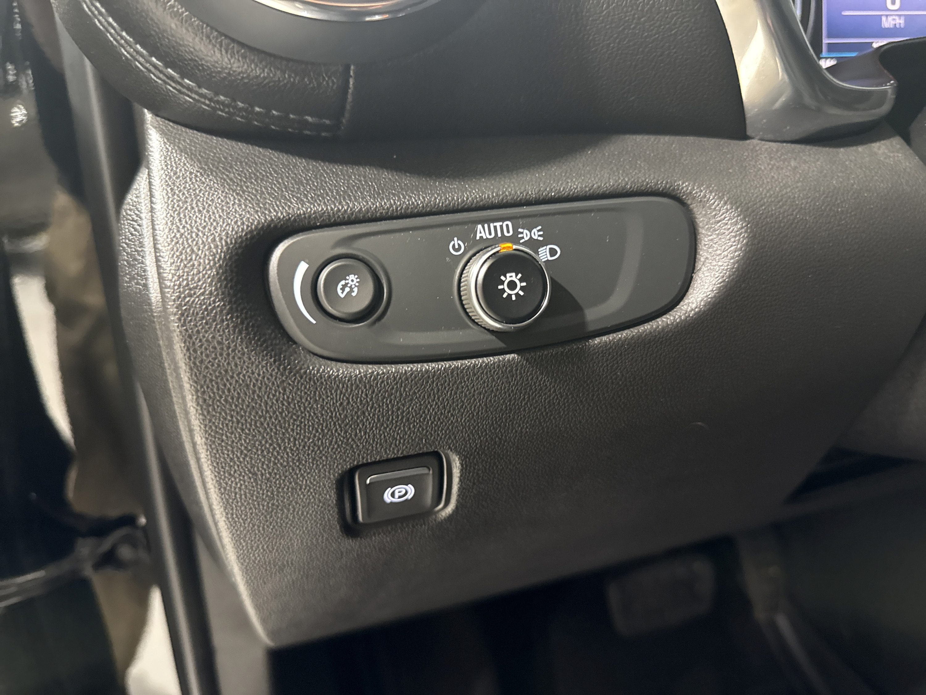 Used 2021 Chevrolet Blazer LT FWD image 21