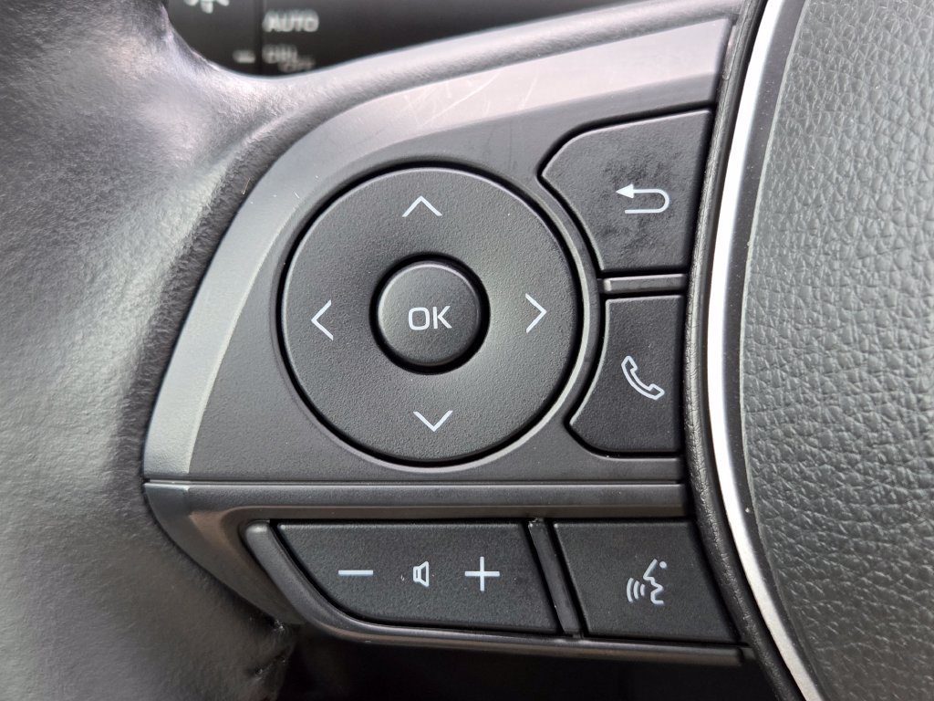 Used 2023 Toyota Corolla Cross LE w/ Moonroof Package AWD/4WD image 14
