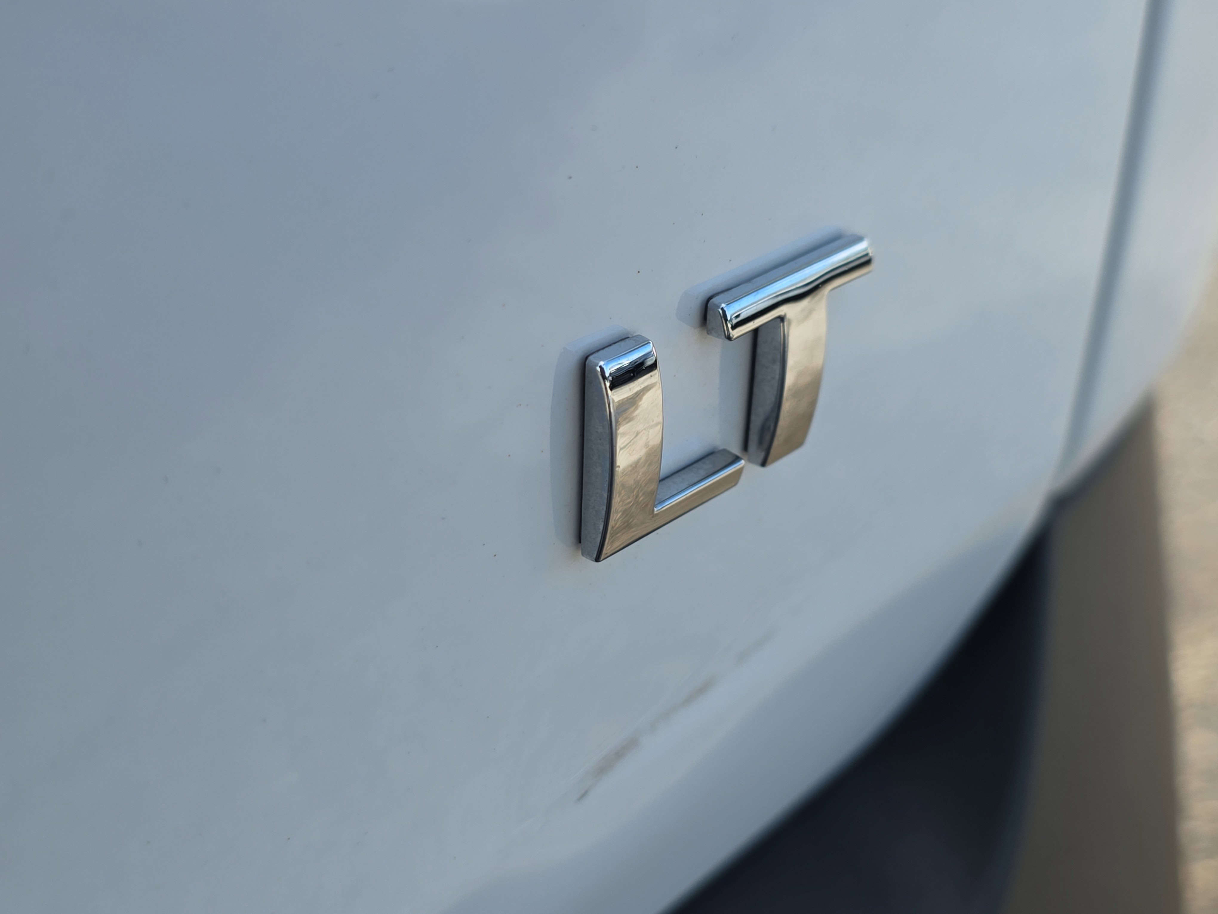 Used 2023 Chevrolet Traverse LT FWD image 30