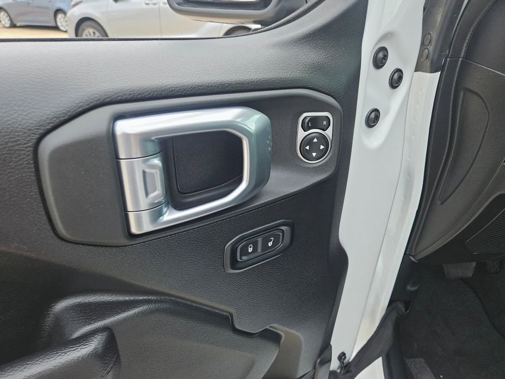 Used 2025 Jeep Wrangler Unlimited Rubicon image 13
