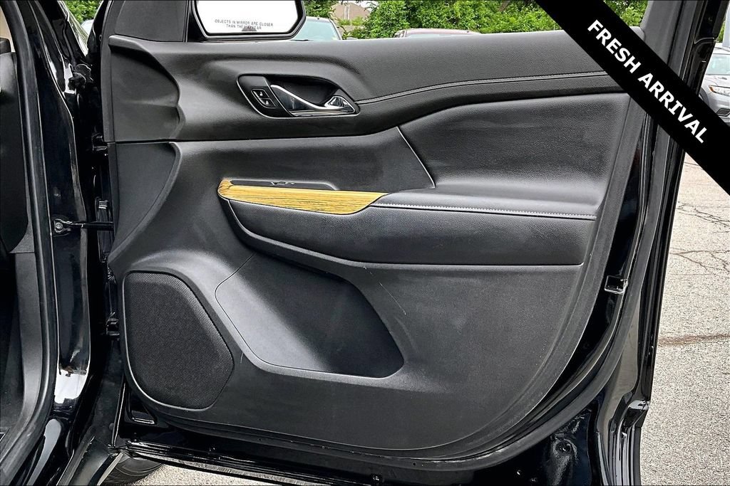Used 2019 GMC Acadia Denali w/ Technology Package FWD image 27