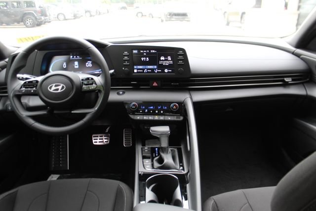 Used 2026 Hyundai Elantra Sport FWD image 10