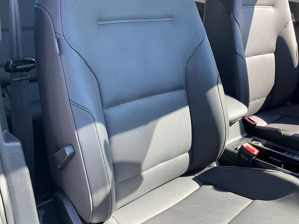 Used 2015 Volkswagen e-Golf SEL Premium image 56