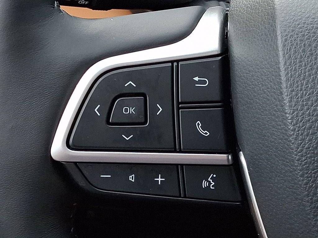 Used 2022 Toyota Highlander Platinum AWD/4WD image 23
