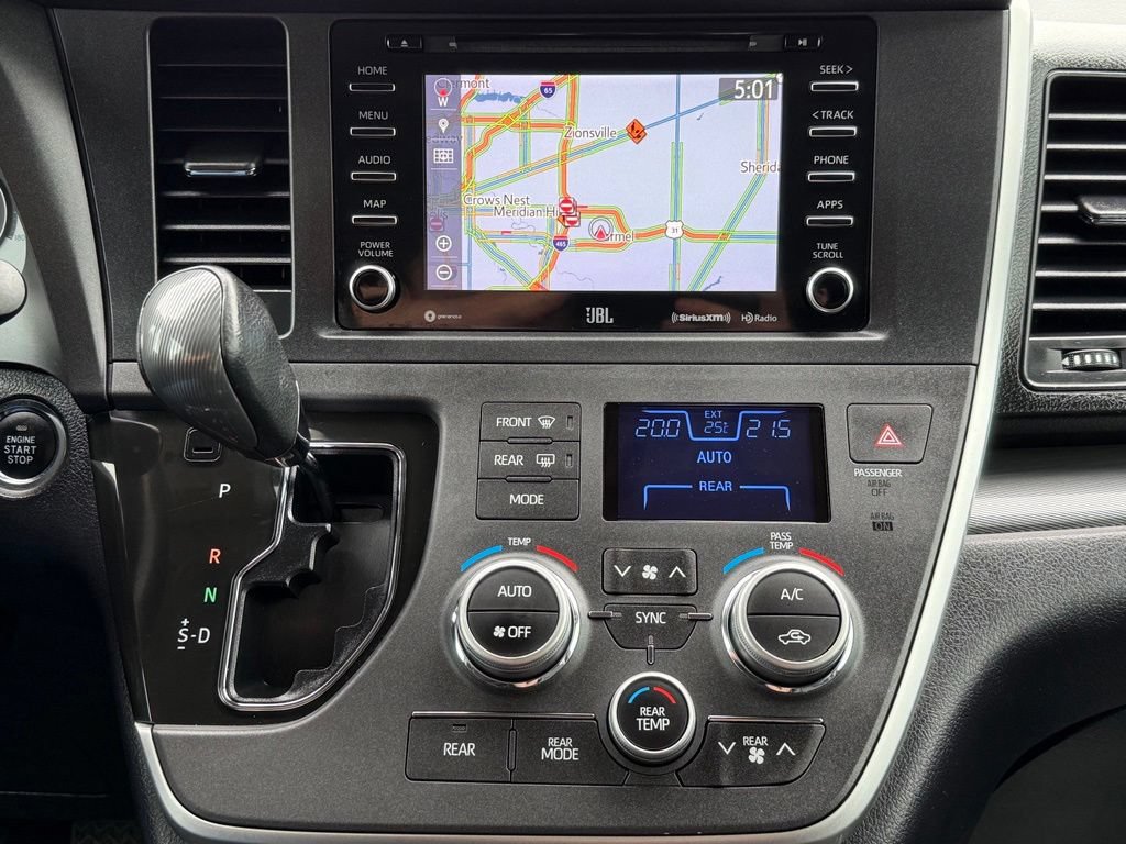 Used 2020 Toyota Sienna SE Premium w/ Nightshade Edition FWD image 36