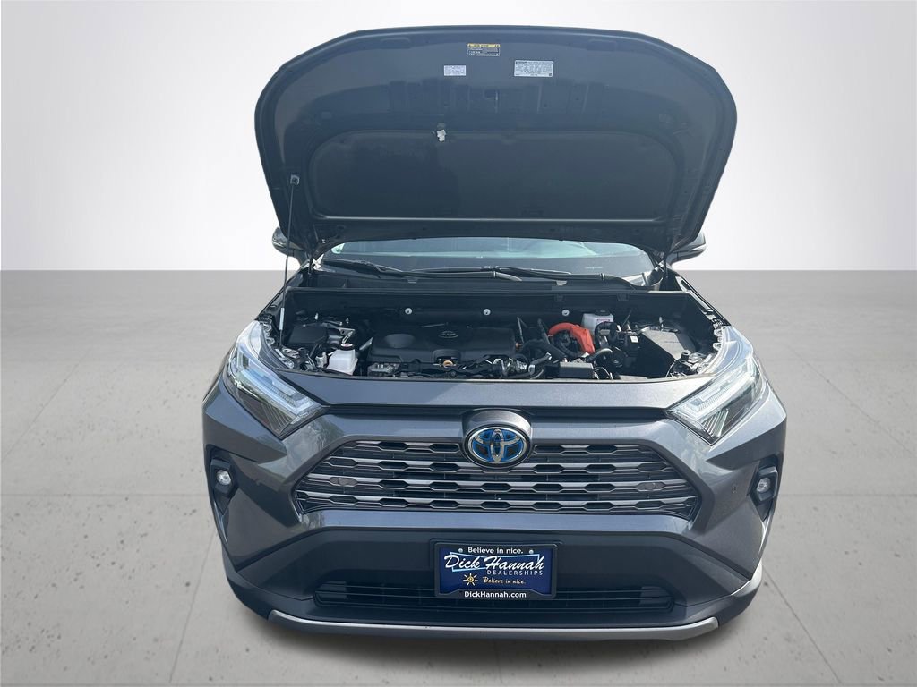 Used 2022 Toyota RAV4 Limited AWD/4WD image 4