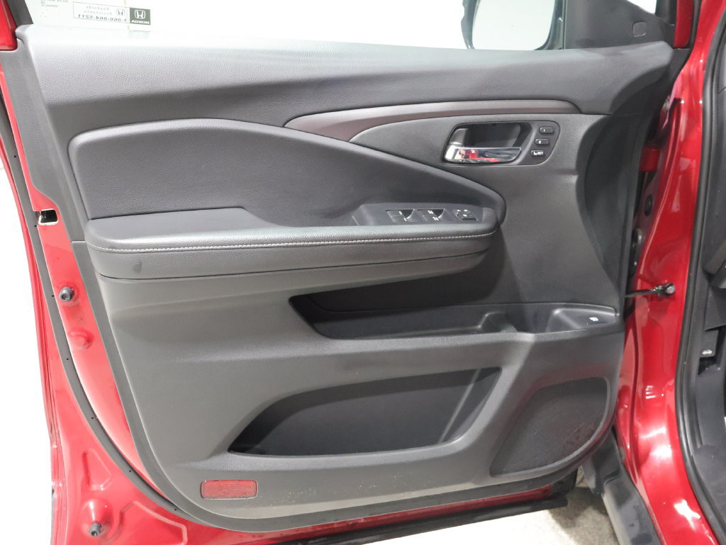 Used 2025 Honda Ridgeline RTL image 13
