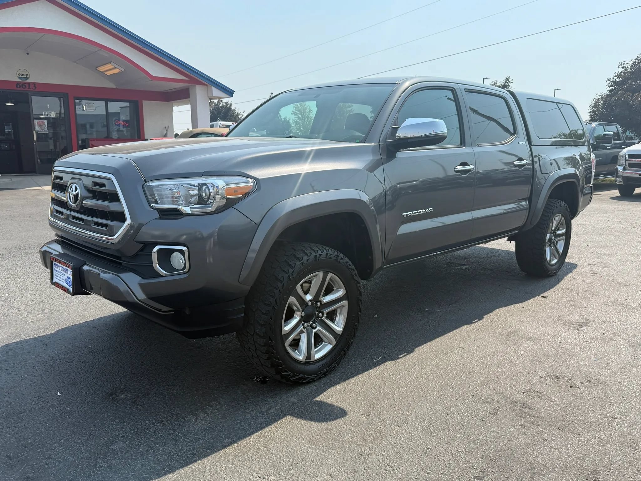 Used 2016 Toyota Tacoma Limited w/ Towing Package AWD/4WD image 1