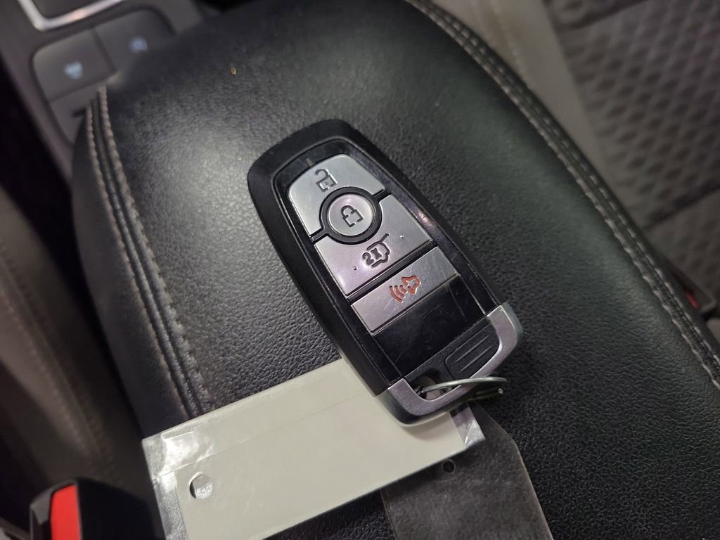 Used 2022 Ford Escape SE w/ SE Sport Appearance Package FWD image 15