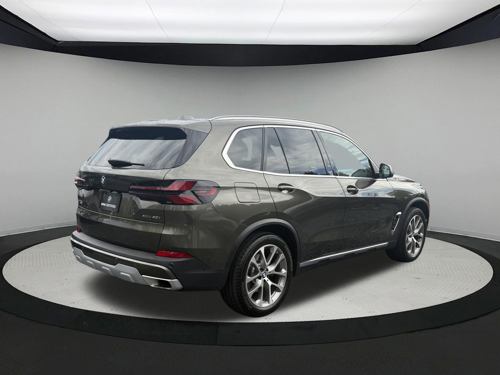 Certified 2026 BMW X5 xDrive40i w/ Premium Package AWD/4WD image 4