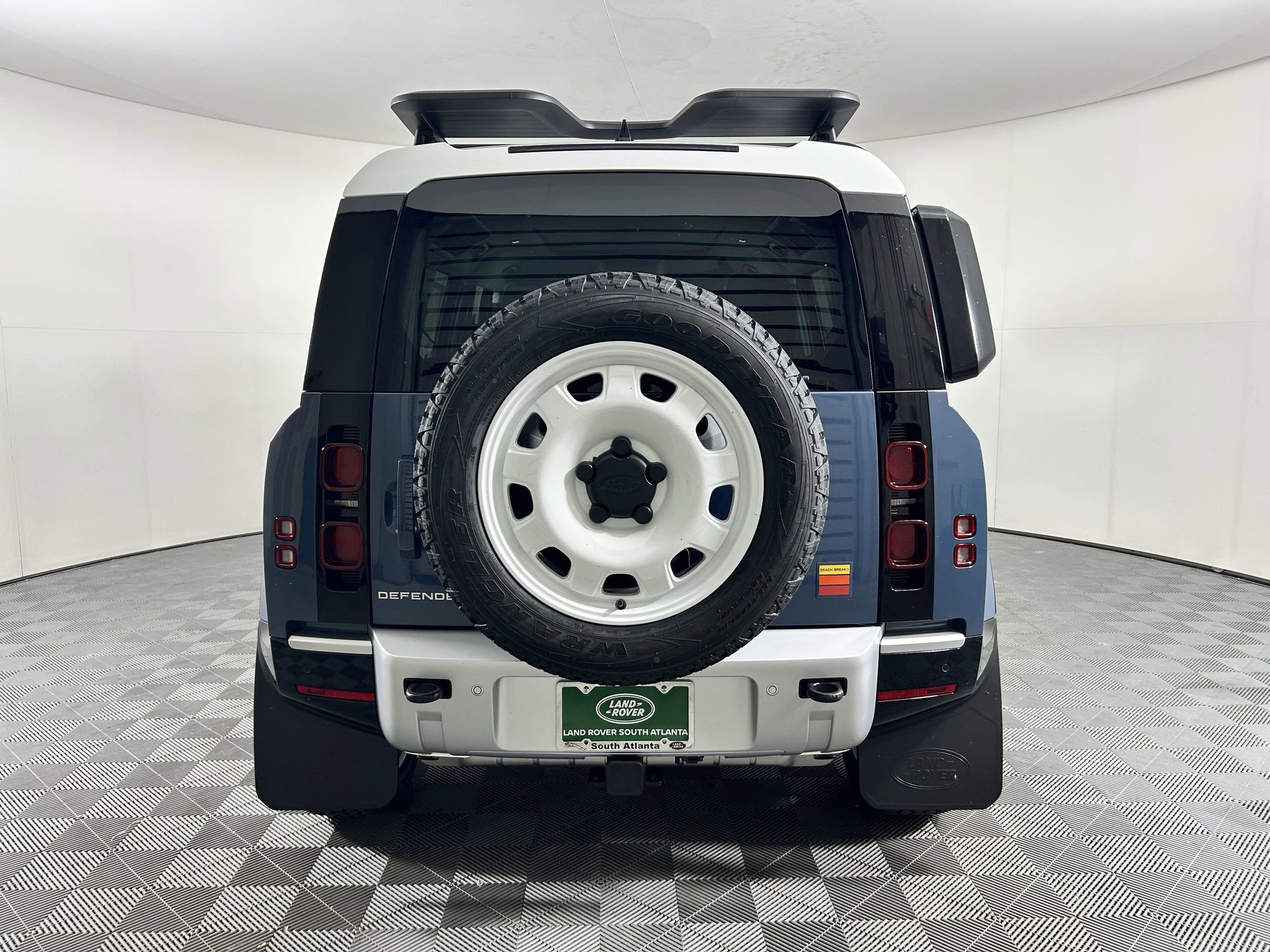 New 2025 Land Rover Defender 110 S image 8