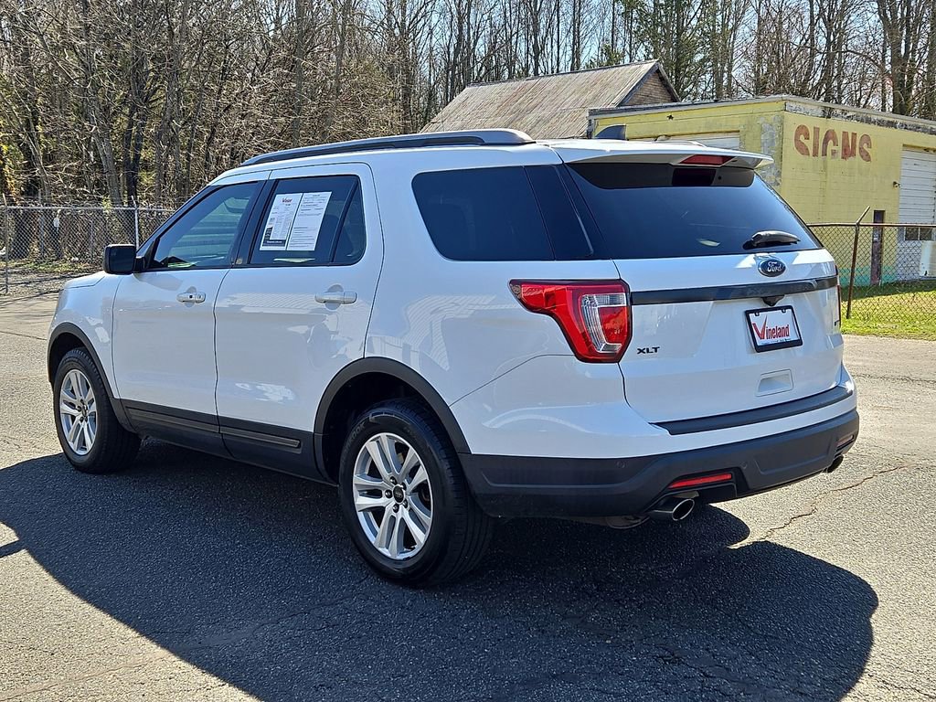 Used 2019 Ford Explorer XLT AWD/4WD image 4