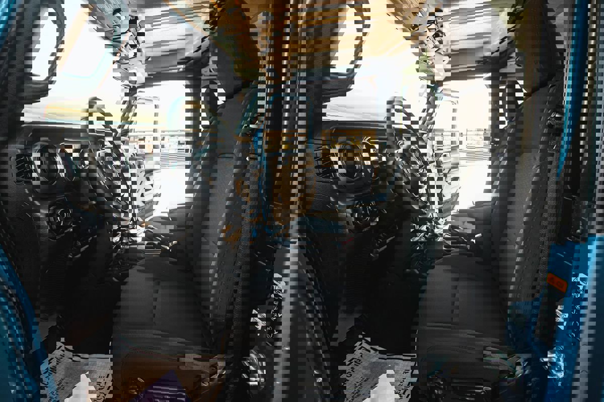 Used 2023 Jeep Wrangler Sport S image 16