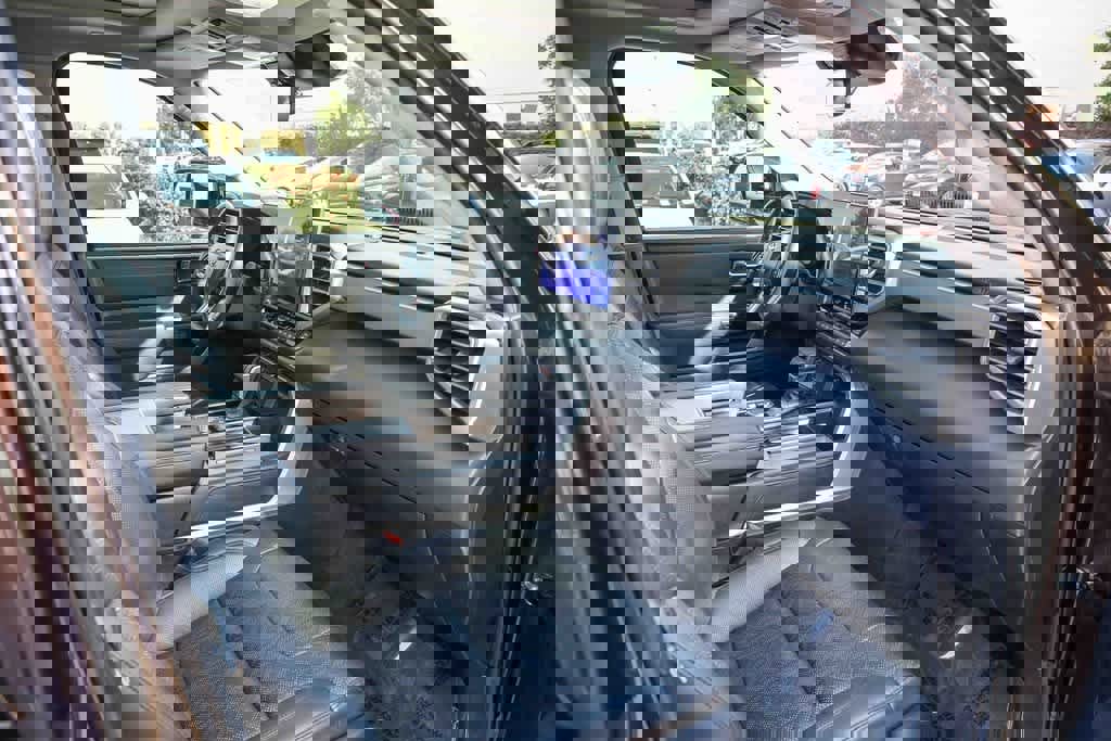 Used 2023 Toyota Sequoia Limited image 17