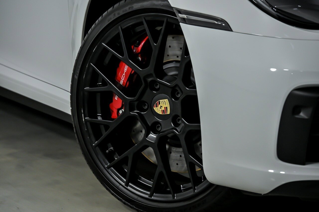Used 2024 Porsche 911 Carrera GTS RWD image 4