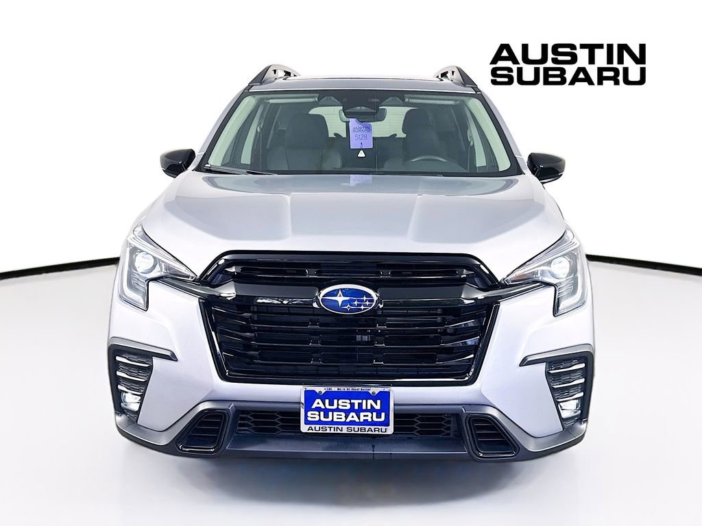 Used 2025 Subaru Ascent Onyx Edition image 3