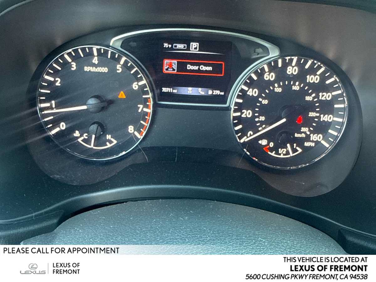 Used 2019 Nissan Pathfinder SV AWD/4WD image 1