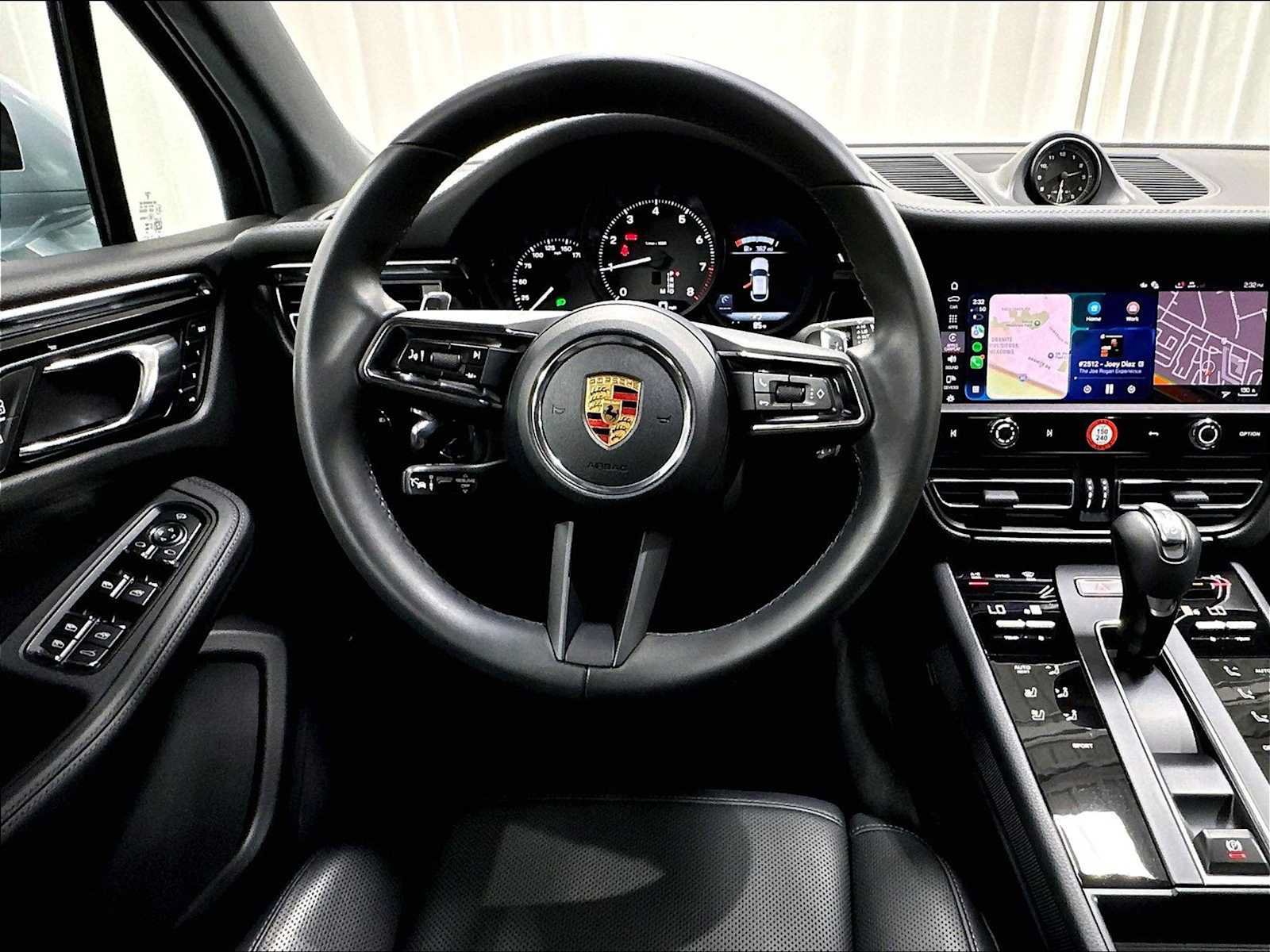 Used 2026 Porsche Macan AWD/4WD image 15