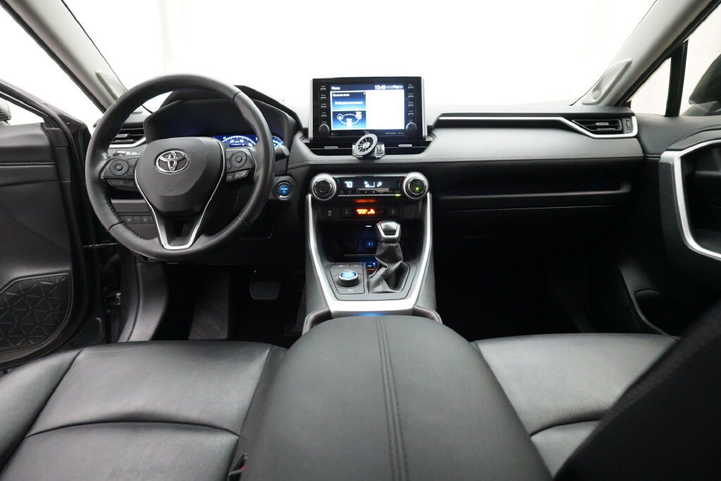 Used 2019 Toyota RAV4 Limited AWD/4WD image 5