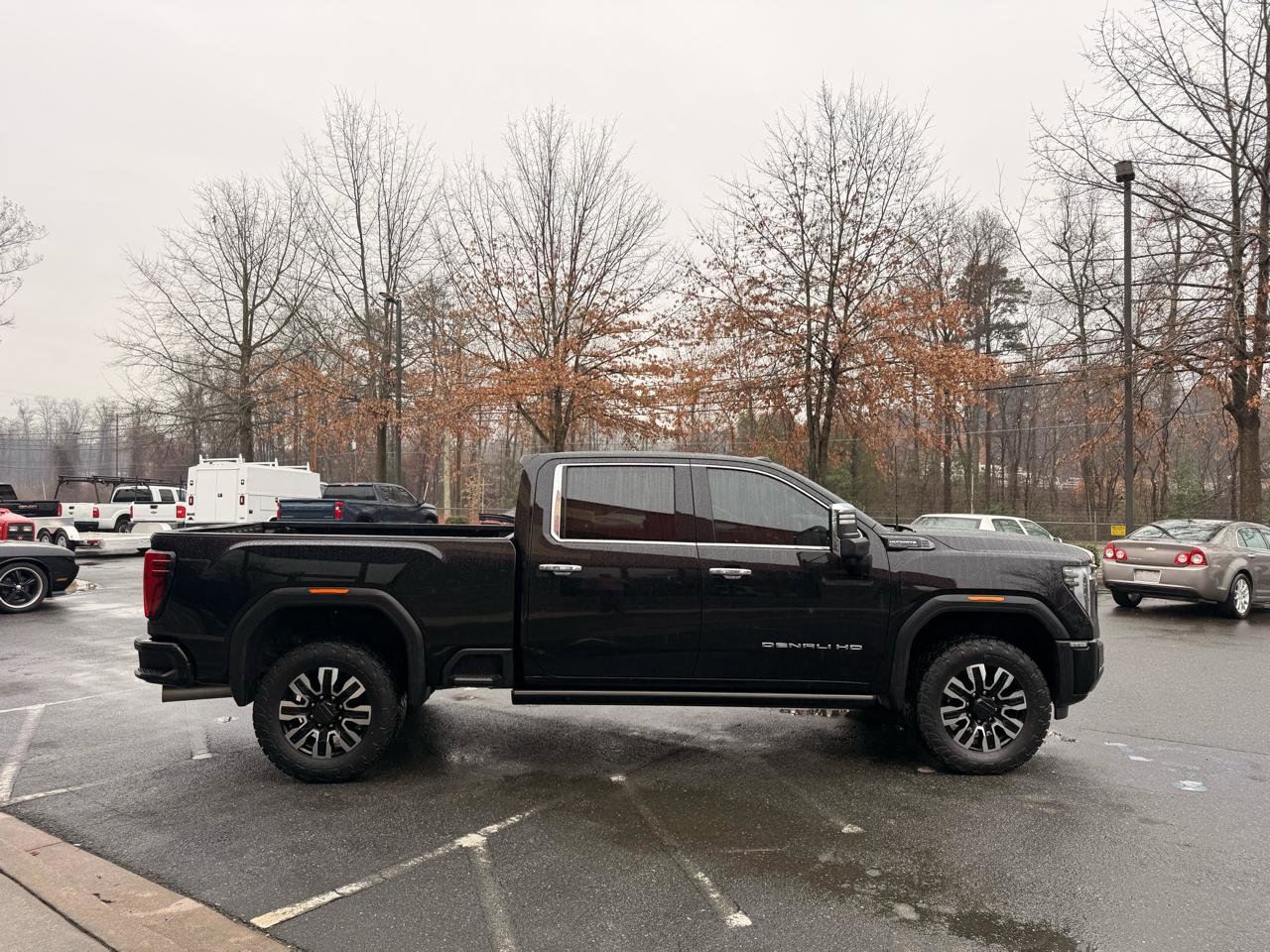 Used 2024 GMC Sierra 3500 Denali Ultimate AWD/4WD image 4