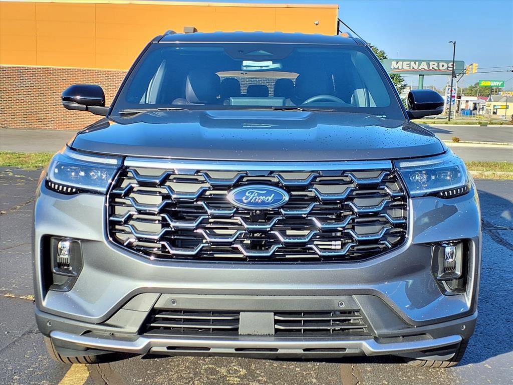 New 2026 Ford Explorer Platinum image 2
