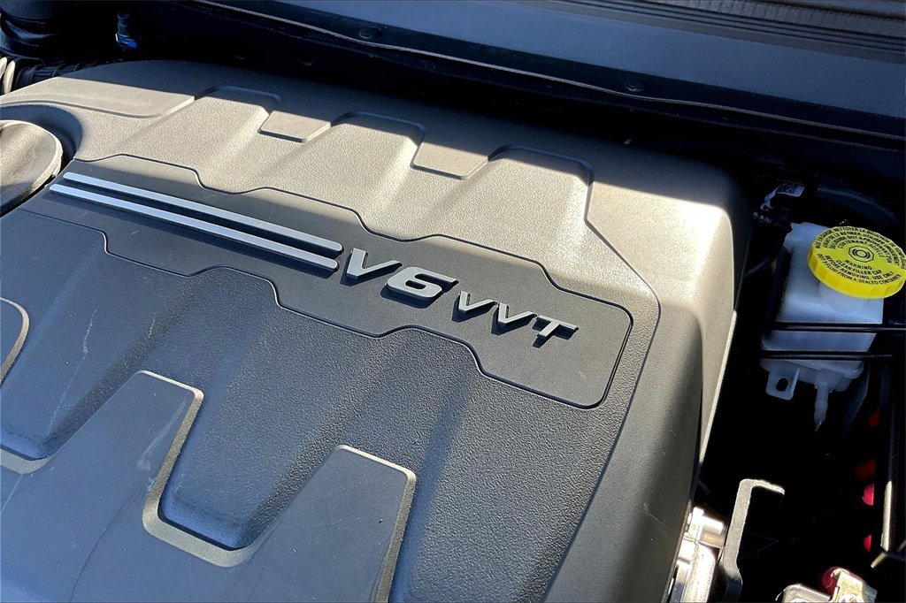 Used 2019 Jeep Cherokee Trailhawk w/ Cold Weather Group image 26