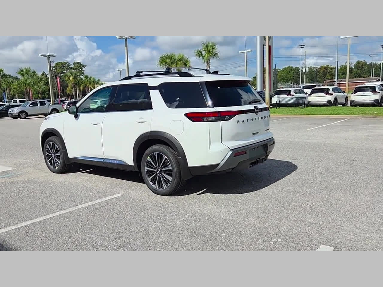 New 2026 Nissan Pathfinder Platinum FWD image 30