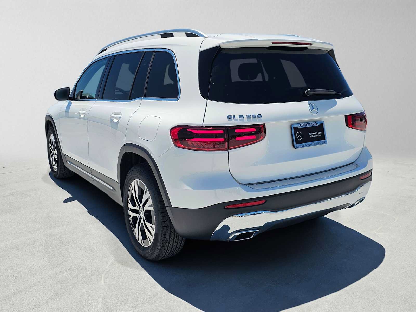New 2026 Mercedes-Benz GLB 250 image 5