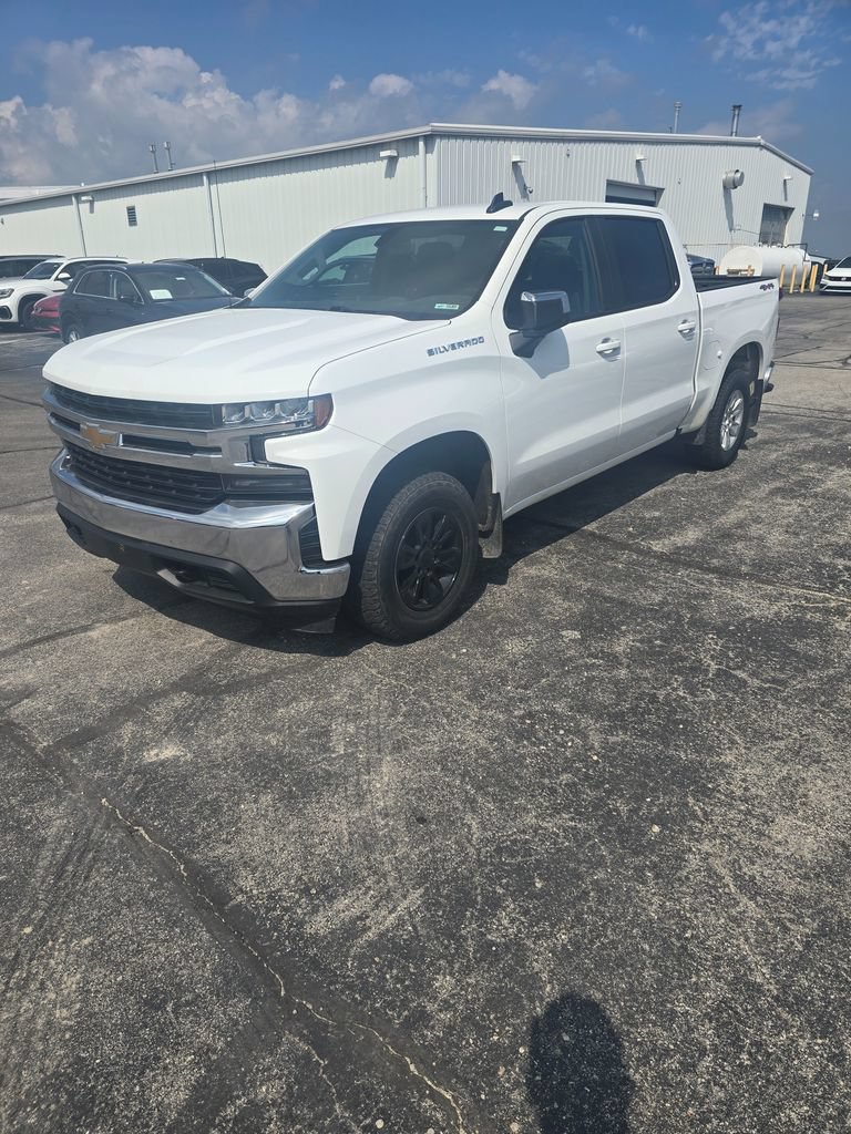 Used 2020 Chevrolet Silverado 1500 LT w/ Fleet Comfort Package AWD/4WD image 2