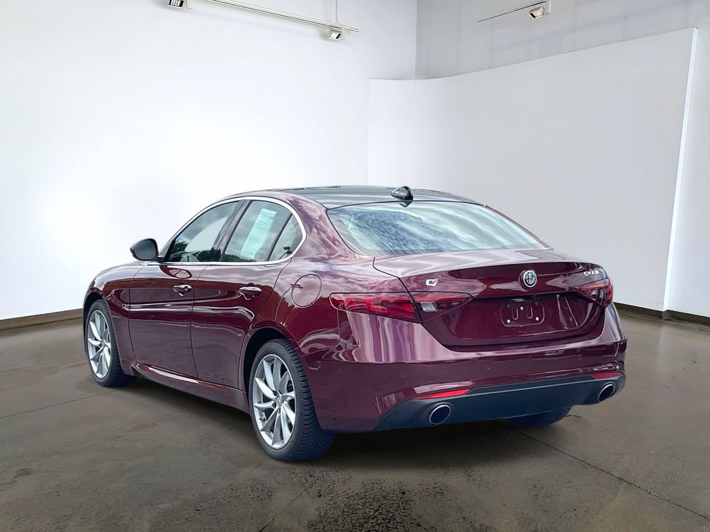 Used 2017 Alfa Romeo Giulia AWD image 6