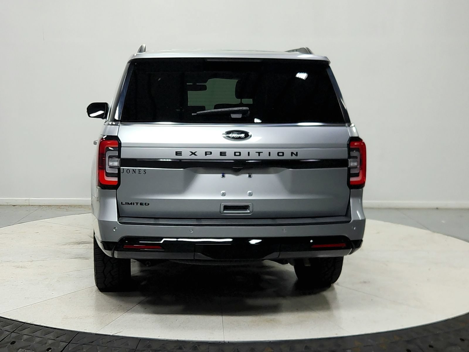 Used 2024 Ford Expedition Limited RWD image 7