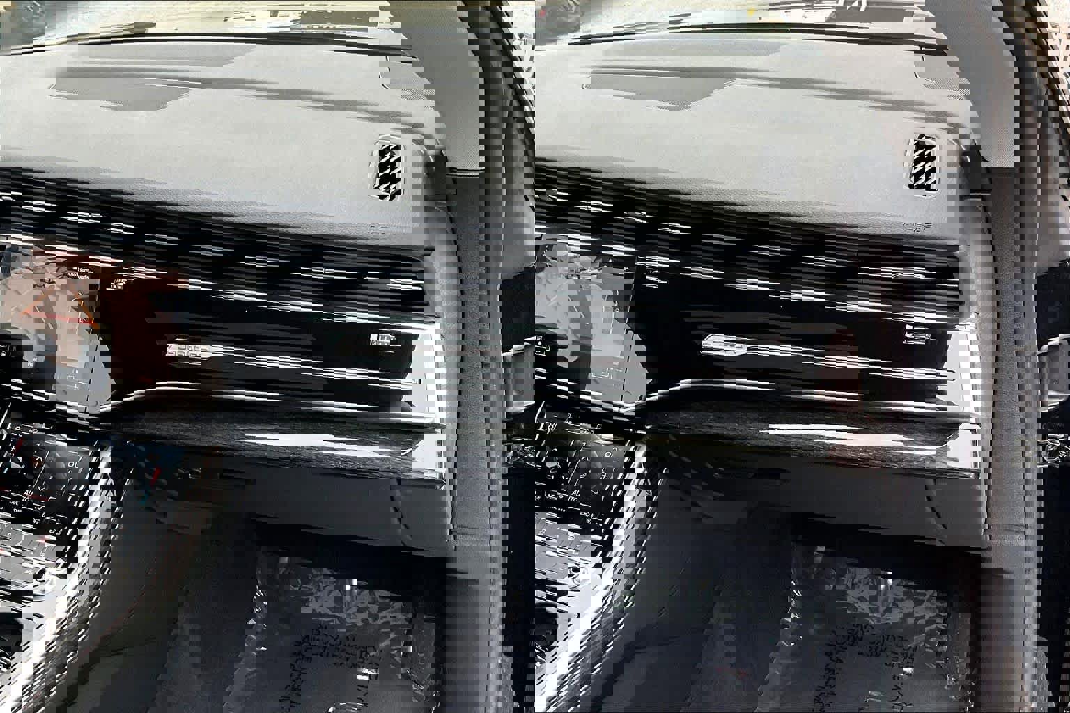 Used 2020 Audi Q8 Premium Plus image 17