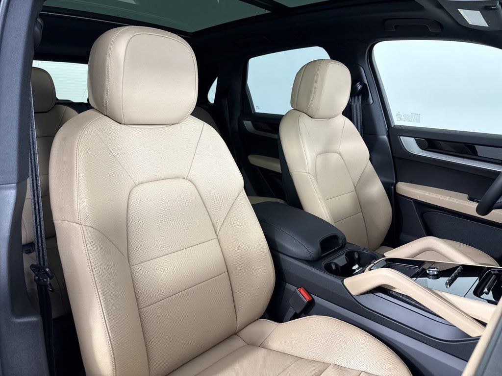 New 2026 Porsche Cayenne AWD/4WD image 23