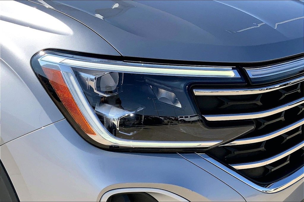 Used 2024 Volkswagen Atlas SE image 29