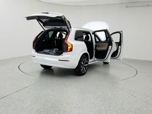 New 2026 Volvo XC90 B5 Core image 11