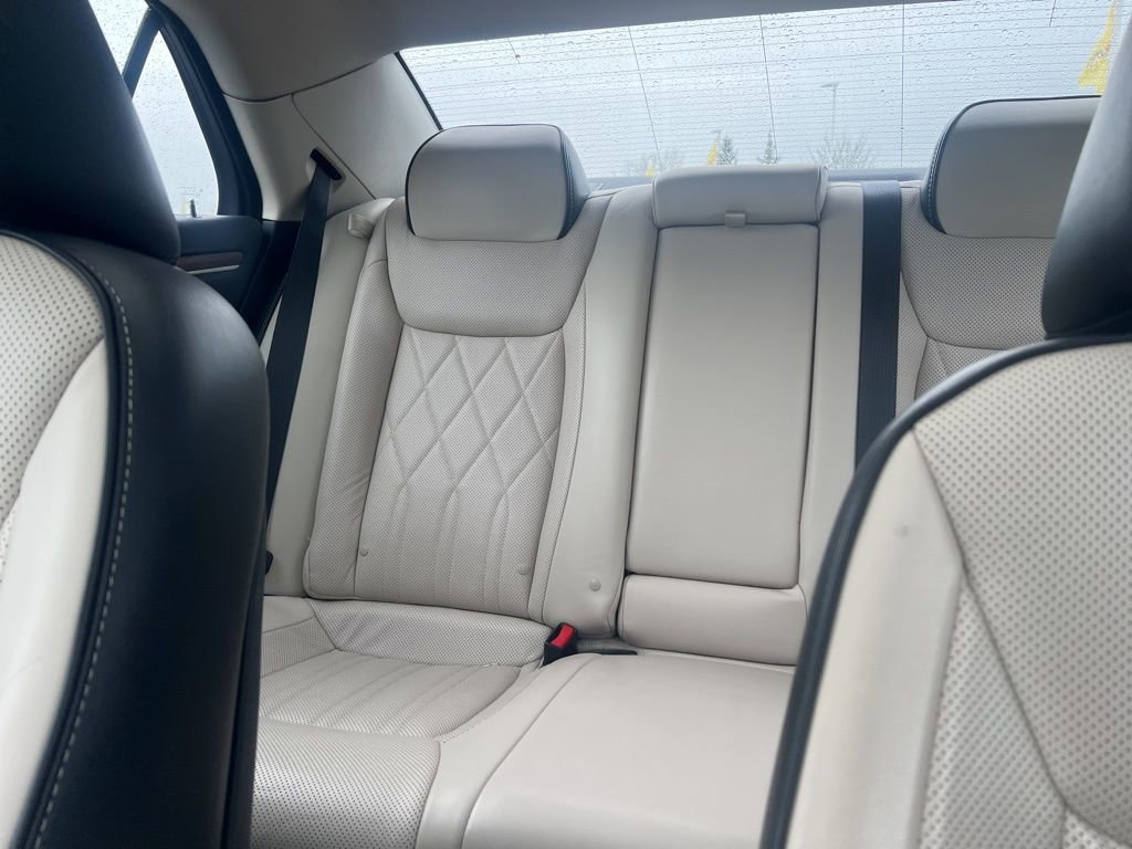 Used 2019 Chrysler 300 C w/ Sun, Sound & Nav Package image 25