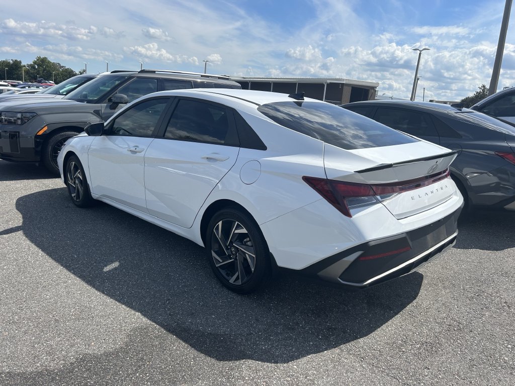 Certified 2025 Hyundai Elantra Sport FWD image 7